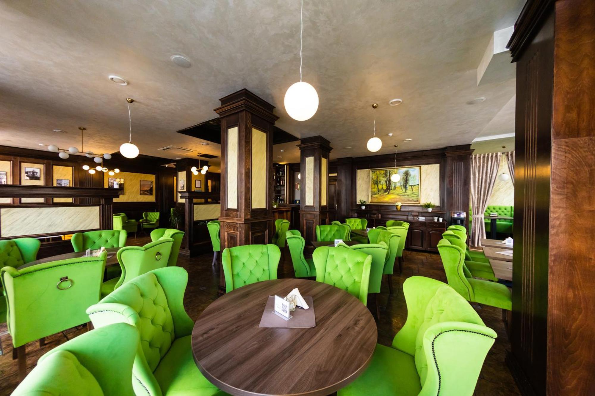 Daily Plaza Hotel Suceava Exterior photo